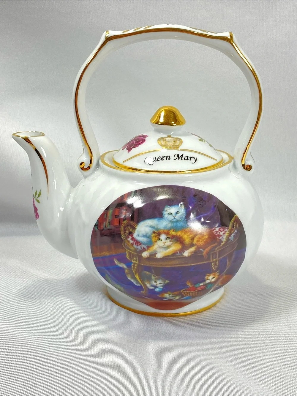 Fielder Keepsakes Porcelain Queen Mary Regency Kittens Teapot